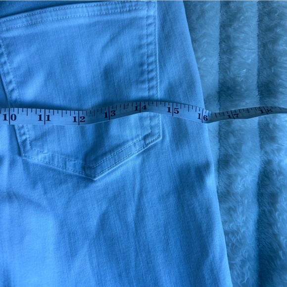 Sneakpeek Women’s US9 White Mid Rise Distressed Jeans - Picture 11 of 14